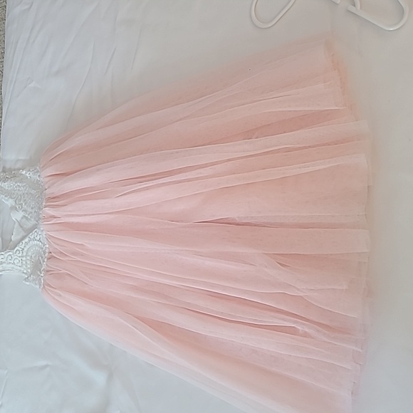 🐰 2 Bunnies Girls Dress, size 2T, Lace and Tulle, white and peach color - Picture 6 of 6